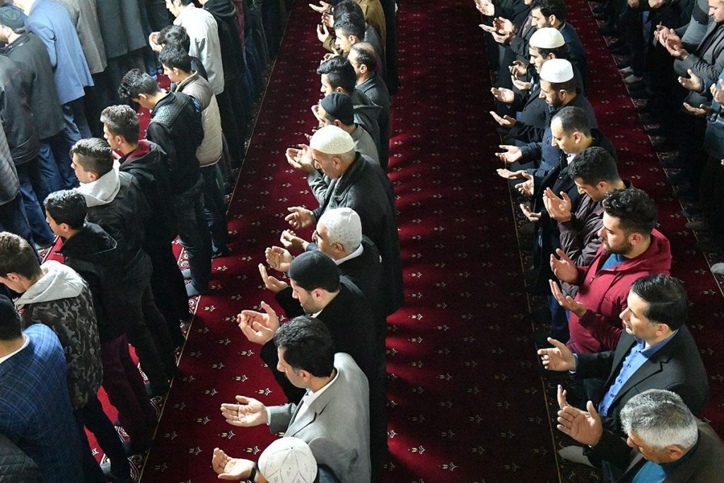 Hakkari Hacı Sait Camii’nde Mehmetçiğe zafer duası