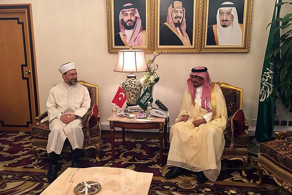 Erbaş, Suudi Arabistan Hac ve Umre Bakanını ziyaret etti