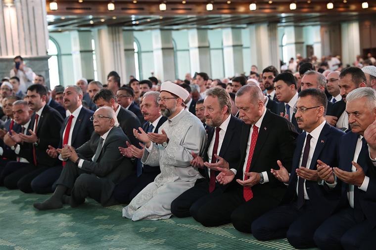 Millet Camii’nde “15 Temmuz Şehitleri Anma ve Mevlid Programı” yapıldı
