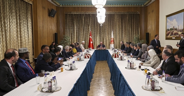 TBMM Başkanı Şentop, ABD ve Kanadalı Müslüman kanaat önderlerini kabul etti