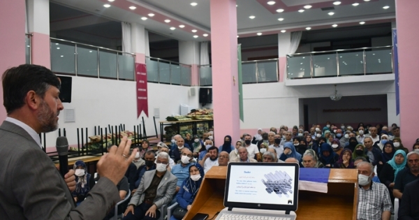 Hacı adaylarına yönelik eğitim seminerleri sürüyor