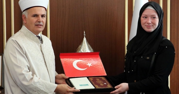 Alman vatandaşı Fabienne, Gaziantep’te Müslüman oldu