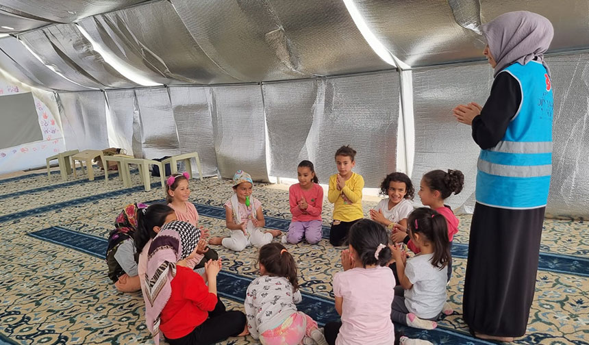 Din görevlileri, depremzede çocuklar için destek amaçlı etkinlik düzenliyor
