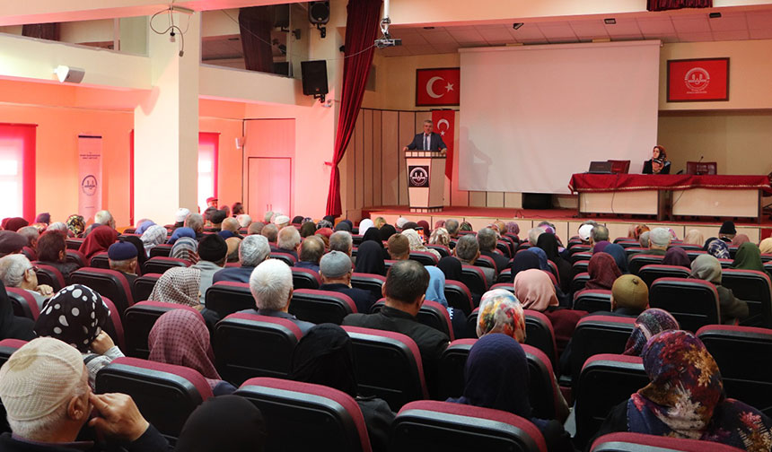 Sivas’ta hacı adayları bilgilendirildi – Diyanet Haber