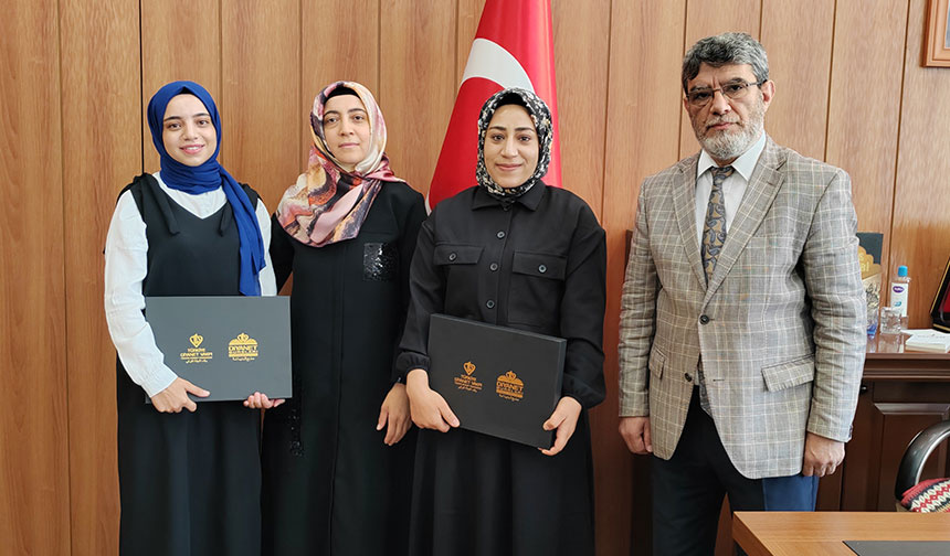 Bitlis’te TDV İlahiyat Akademi öğrencileri mezun oldu