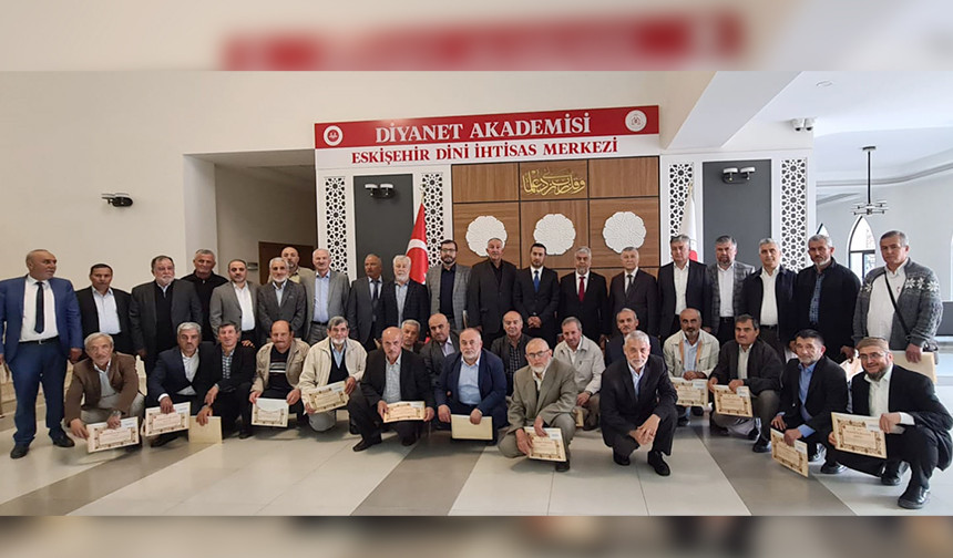 Eskişehir Müftülüğü
Eskişehir’de emekli olan personele "teşekkür"