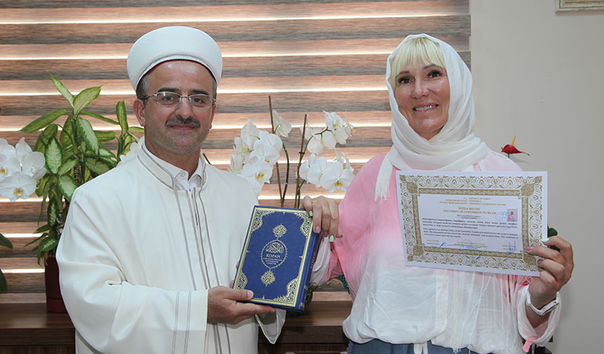 Rusya vatandaşı İrina Bursa’da Müslüman oldu